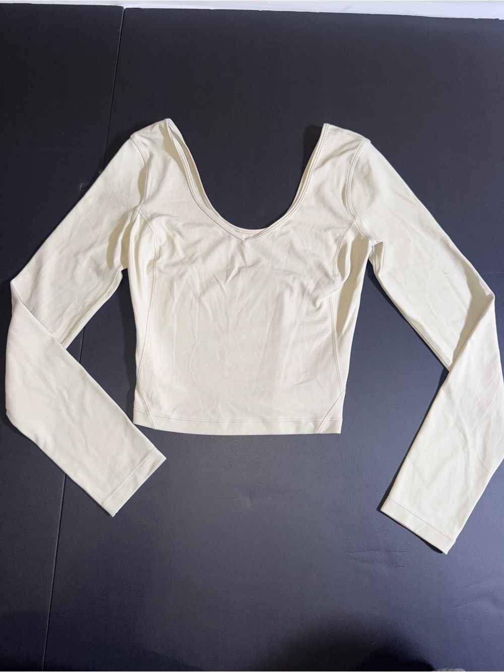 Lululemon Women’s Scoop Neck Long Sleeve Crop Top - Cream